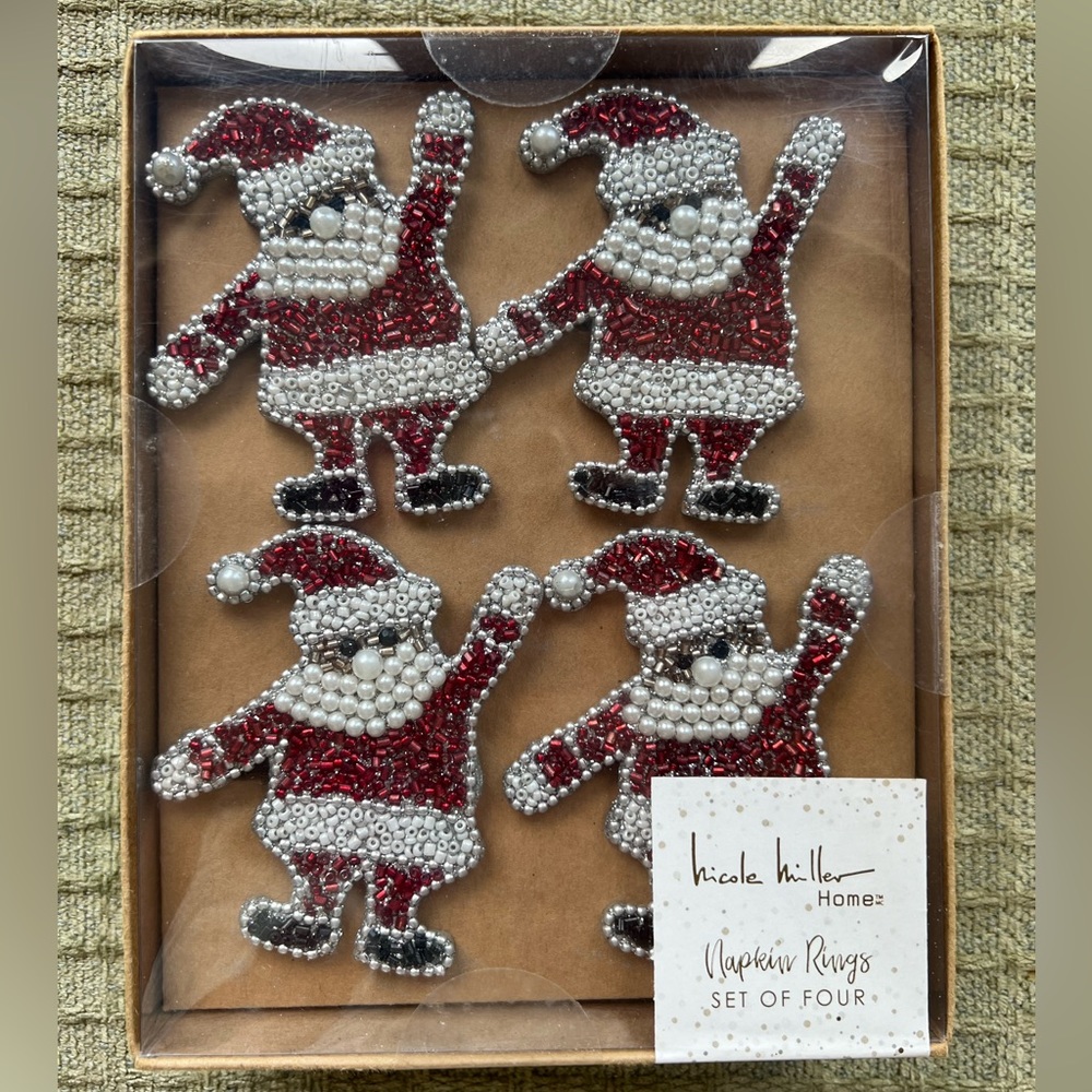 Nicole Miller SANTA CLAUS Napkin Rings set of 4 new in box